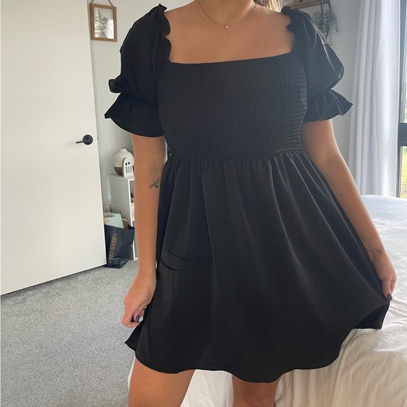 Dresses & Skirts - Women's Square Neck Flounce Short Sleeve Shirred Ruffle Hem Dress